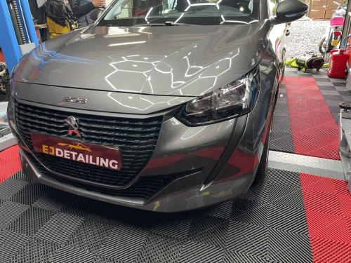 Peugeot-208-1