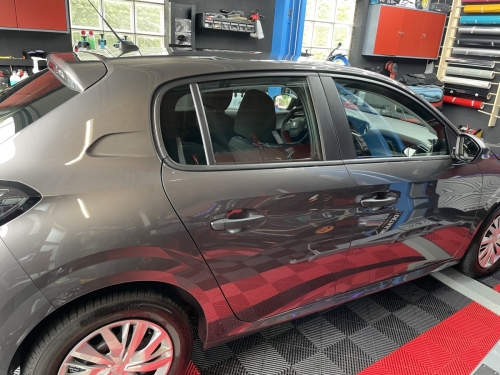 Peugeot-208-3